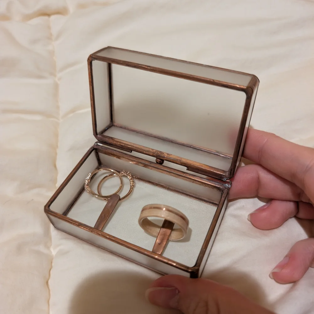 Glass Ring Box - Picture 1 of 7